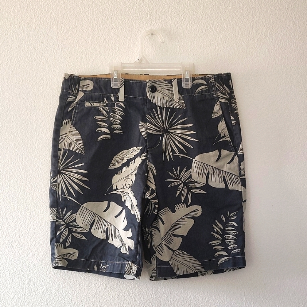 GAP Tropical Leaf Print Lived-In Shorts - Gray and Cream Size 31